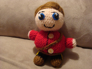 http://waywardpineapplecreations.com/julias-crochet-dolls-due-sou/